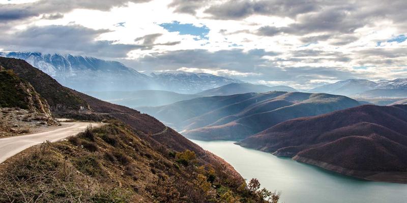 宏大实业研发投入分析：技术创新如何重塑重型机械供应链与贸易服务新格局